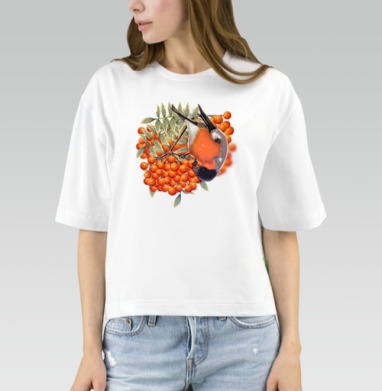 Снегирь на ветке рябины зимой на светлом фоне, Футболка женская оверсайз Mido