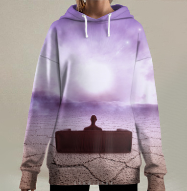 Одинокий человек на диване в пустыне среди света и тени, Hoodie Long Oversize 3D