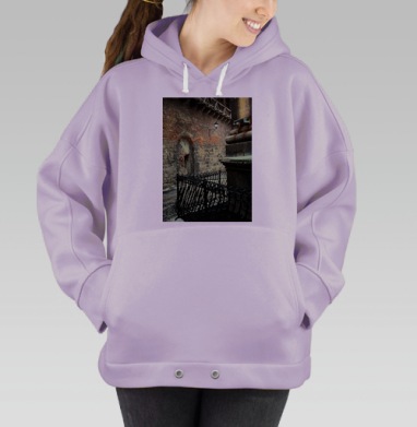 Мрачная улочка старого города с атмосферой тайны, Hoodie Oversize Fiolet
