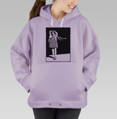 Элегантная женщина в полосатом платье чёрно-белая, Hoodie Oversize Fiolet