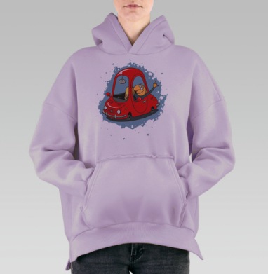 Мужчина в крошечном красном автомобиле показывает агрессивный жест, Hoodie Oversize Fiolet, утепленная